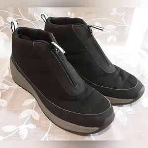 FINAL PRICE DROP Ryka Gia Puff Booties Boots Shoes Quilted Zip top